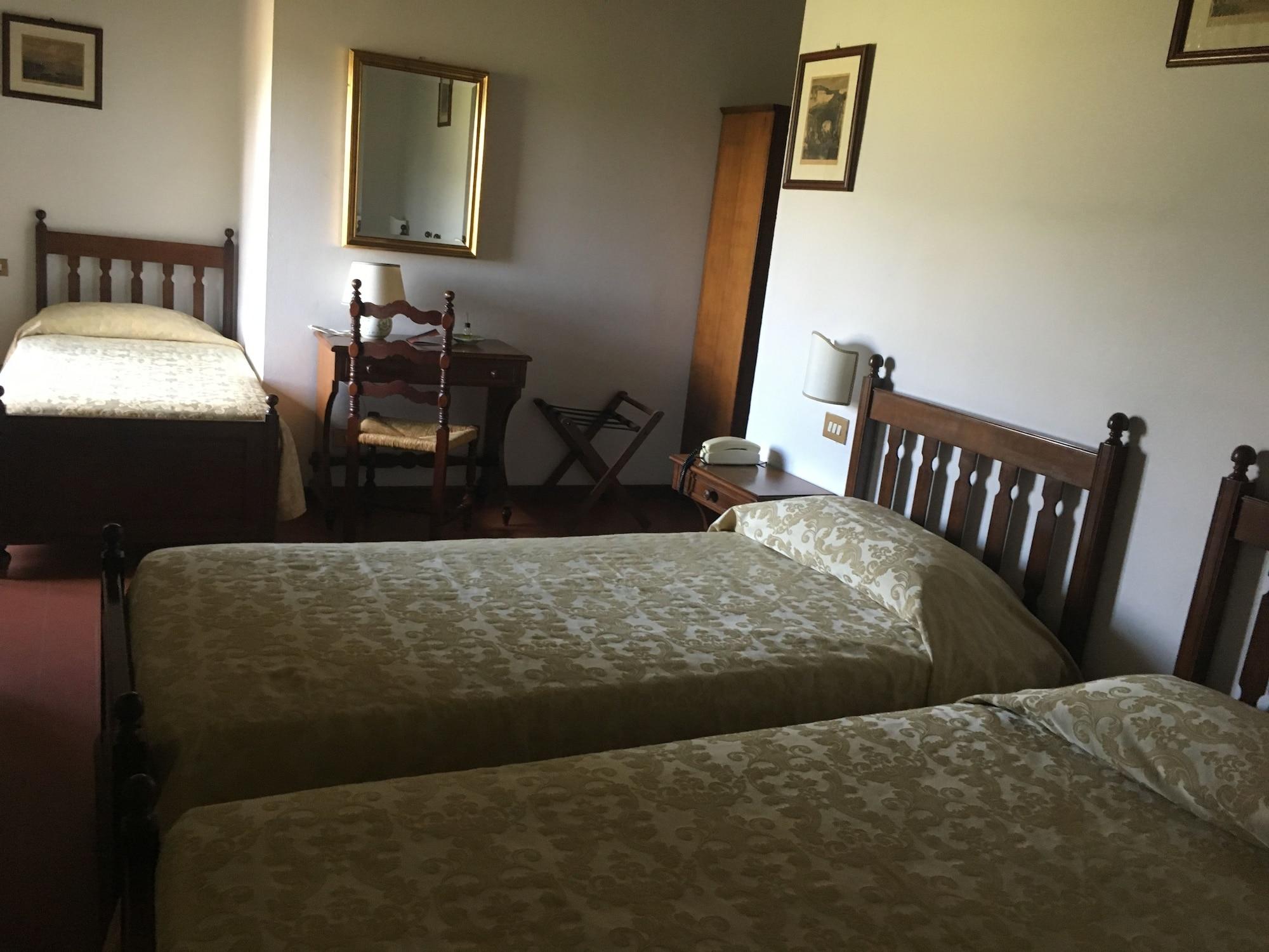 Hotel Villa Montegranelli Gubbio Esterno foto