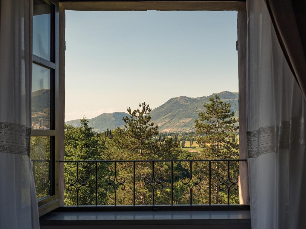 Hotel Villa Montegranelli Gubbio Esterno foto